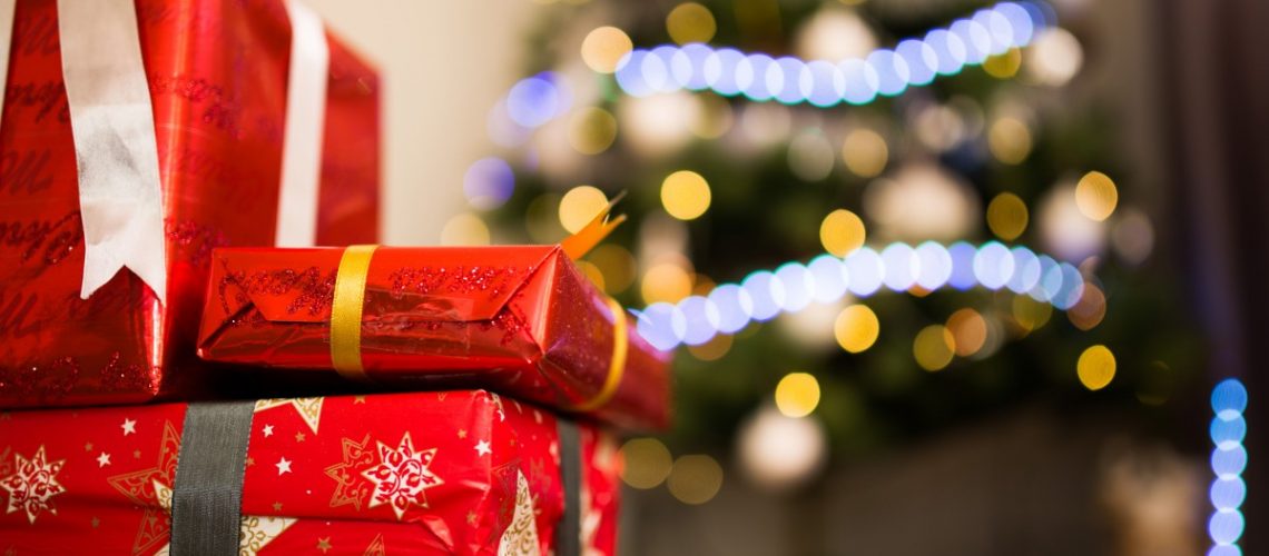 blur_bokeh_christmas_close_up_focus_gift_gift_wrap_gifts-910743